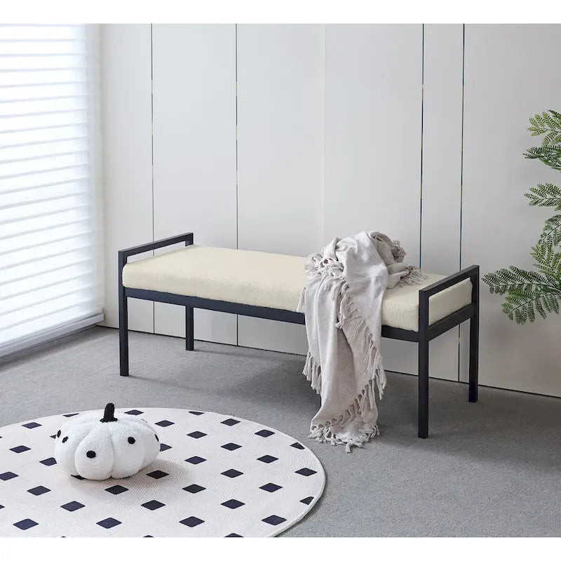 Banc capitonné à pieds en acier