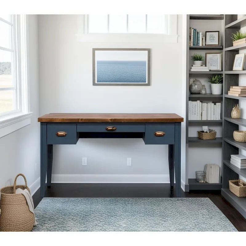 Bureau de 135 cm, aucun assemblage requis, finition denim bleu et whisky
