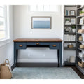 Bureau de 135 cm, aucun assemblage requis, finition denim bleu et whisky