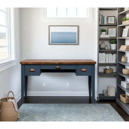 Bureau de 135 cm, aucun assemblage requis, finition denim bleu et whisky